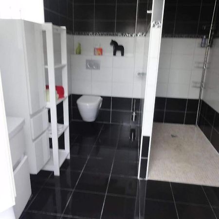 Chambre Avec Salle De Bain Privatisee Avec Petit Dejeuner Compris 옥손 외부 사진